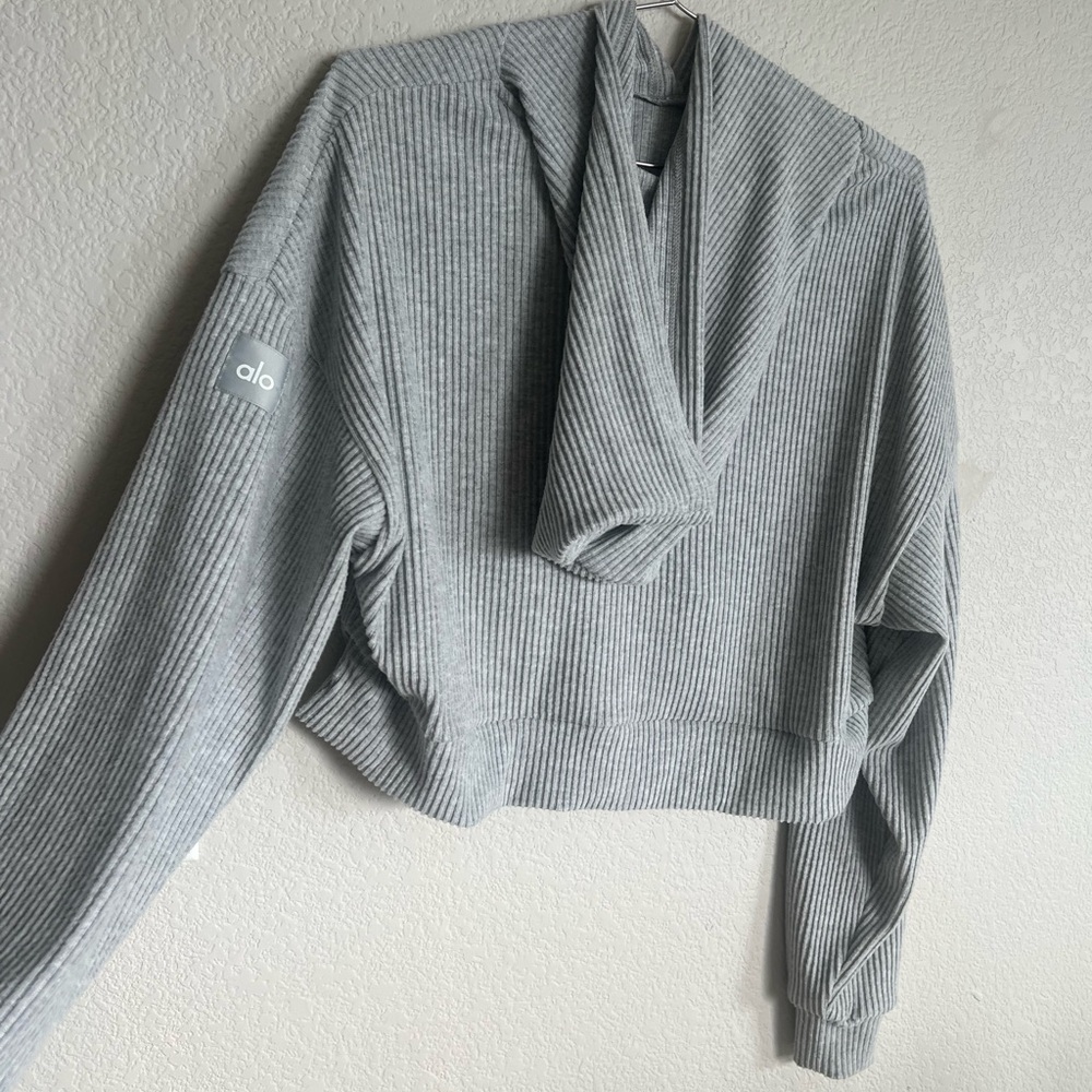 alo grey cropped hoodie